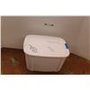 Image 1 : *Plastic Tote with Lid - Damaged Lid - 14'' x 23'' x 19''