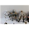 Image 8 : Plastic Container and Assorted Star Wars Toys and Figurines