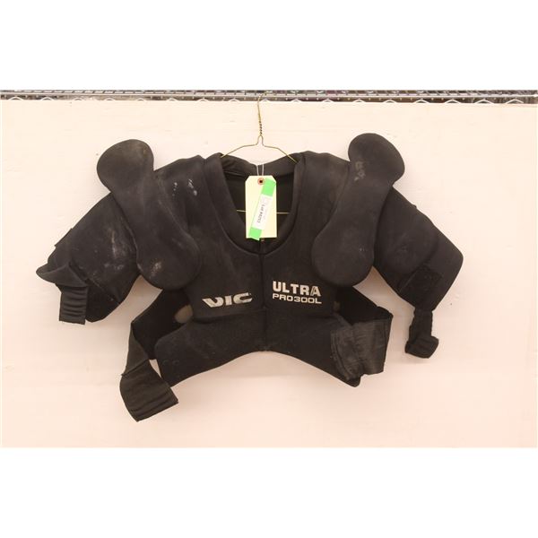 *Vic Ultra Pro 300L Goalie Chest and Arm Protector