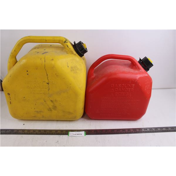 (2) Jerry Cans (Diesel 20L & Gasoline 10L)