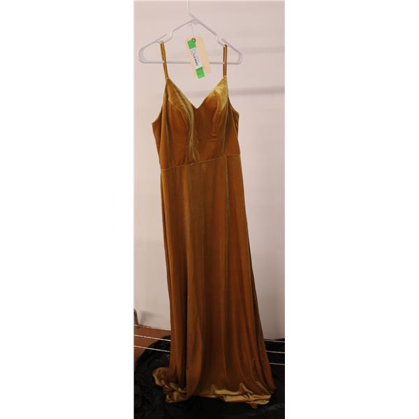 Sorella Vita Amber Velvet Gown- 10