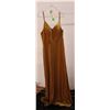 Image 1 : Sorella Vita Amber Velvet Gown- 10
