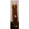 Image 2 : Sorella Vita Amber Velvet Gown- 10