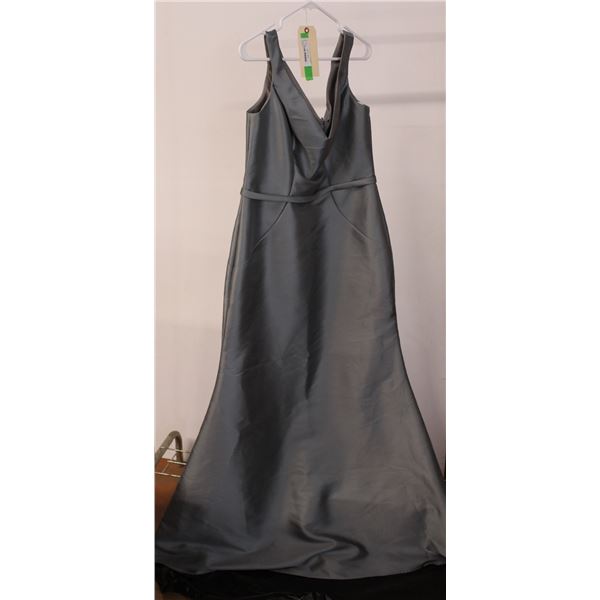 Sorella Vita Green Floor Length Gown-14