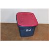 Image 7 : *Plastic Tote with Lid 15'' x 18'' x 23 1/2'' and Play Mobile Toys