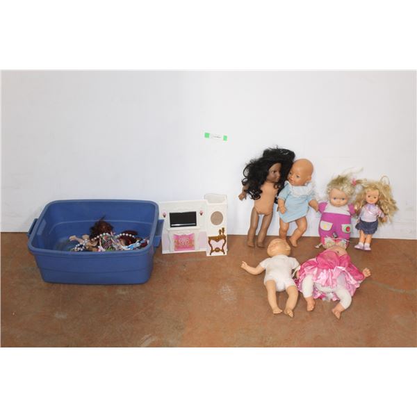 Kids' Dolls and Plastic Tote 21'' x 8'' x 16''