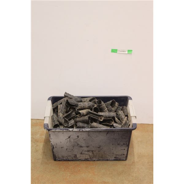 *Green House Clips and Plastic Tote 21'' x 11'' x 13''