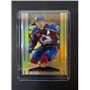 Image 2 : Nathan MacKinnon "Gold Insert" Upper Deck 2021-22 Hockey Trading Card