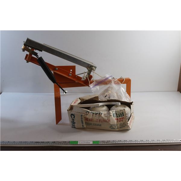 *Clay Pigeon Thrower and Clay Pigeon Targets