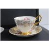 Image 5 : (5) Porcelain Tea Cup & Saucer Sets: Royal Vale & Royal Albert & Cololough, Queen Anne
