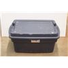 Image 2 : *Plastic Rubbermaid Tote with Lid 32'' x 20'' x 17''