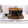 Image 1 : Vintage Singer Sewing Machine in Wooden Carrying Case 20" x 9" x 16" - Tested