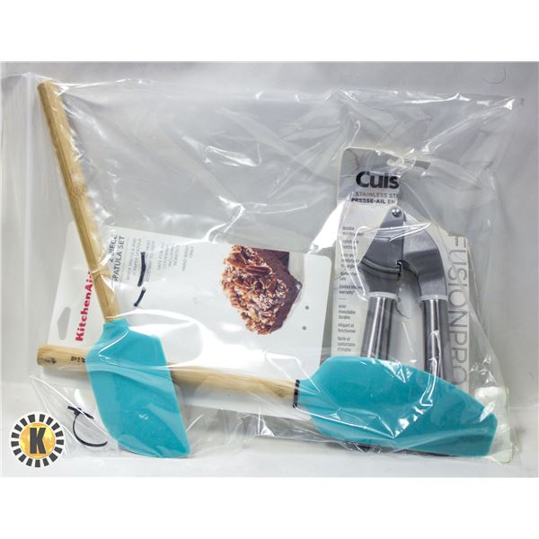 KITCHENAID 2PC SPATULA SET SOLD WITH CUISINART
