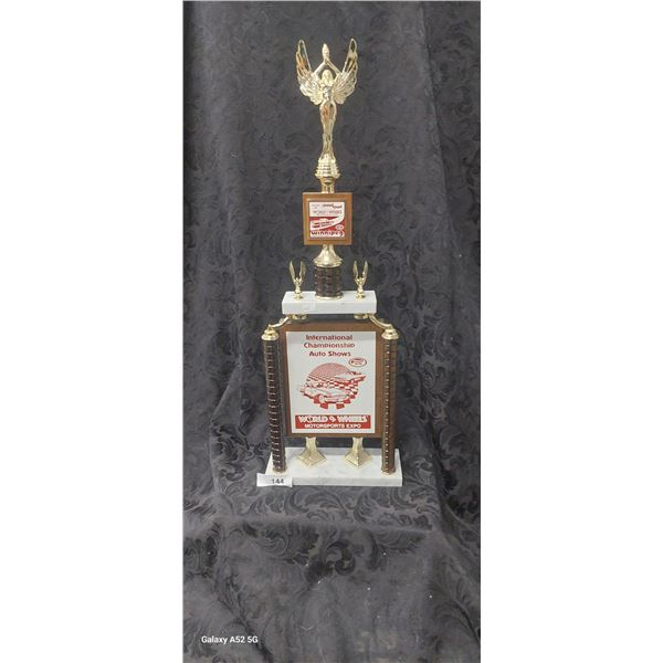 Vintage 1987 car trophy 28"