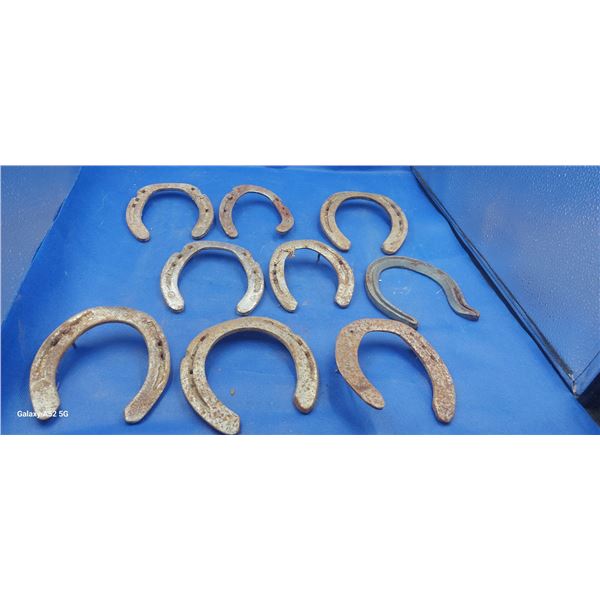 Lot of vintage horseshoes