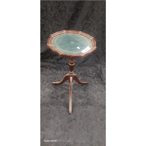 Vintage parlour table 24" tall