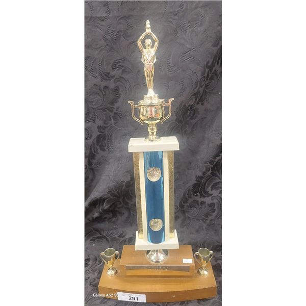 Vintage 1981 car trophy 23"