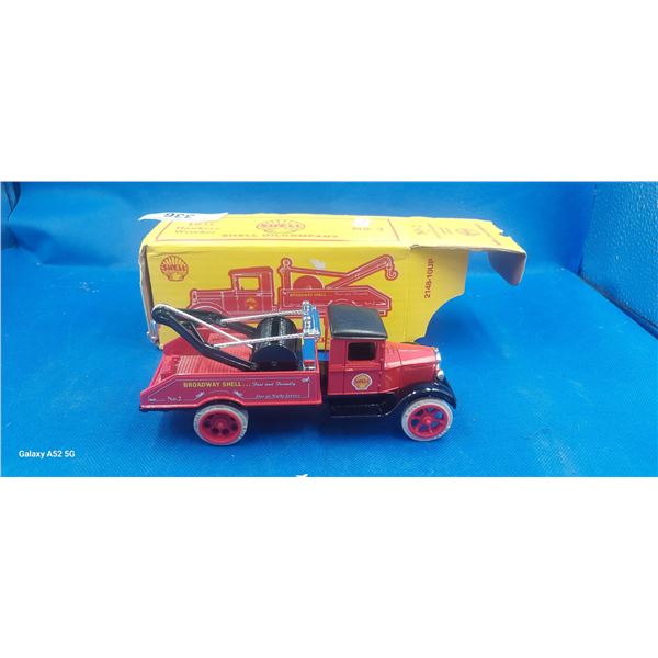 NOS unopened package 1931 Hawkeye wrecker limited edition made by ERTL, box dated 1992