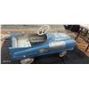 Image 2 : Vintage 60s pedal car, 37" long