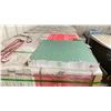 Image 2 : 432SQ FT OF MEDIUM GREEN 18"X18" COMMERCIAL PORCELAIN FLOOR TILE