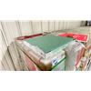 Image 2 : 432SQ FT OF MEDIUM GREEN 18"X18" COMMERCIAL PORCELAIN FLOOR TILE