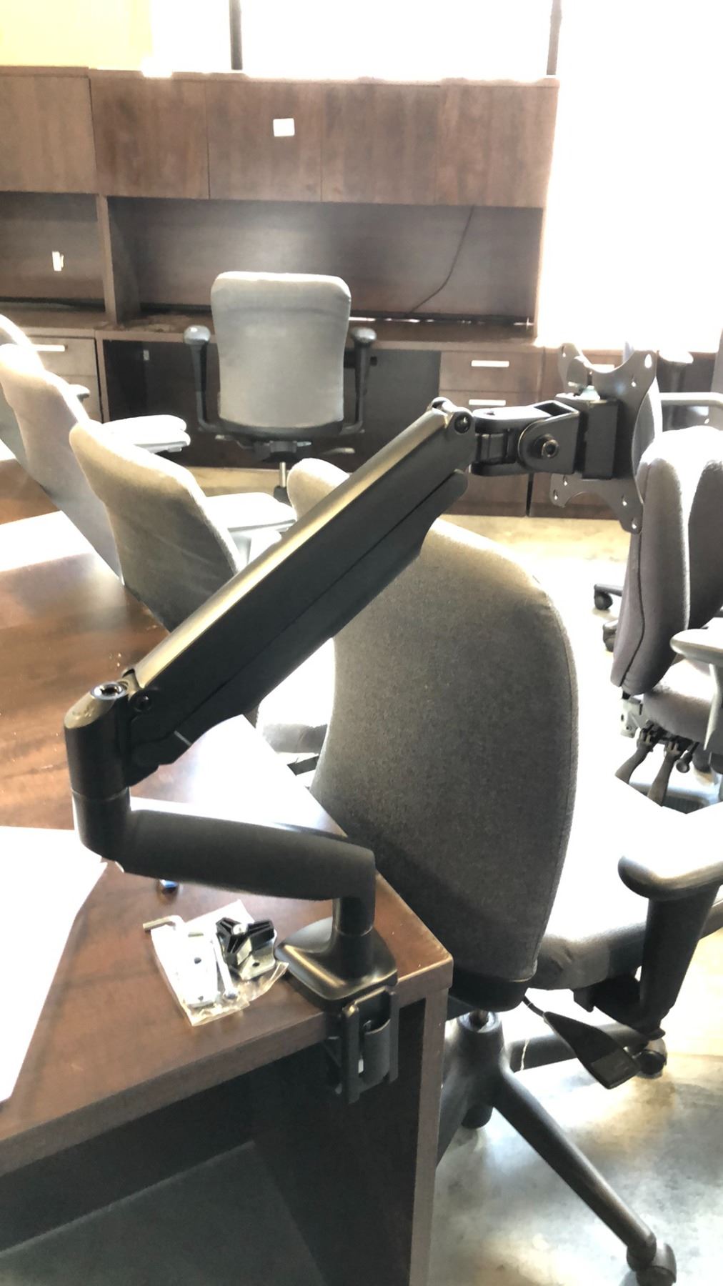 JARVIS SINGLE MONITOR STAND - Able Auctions