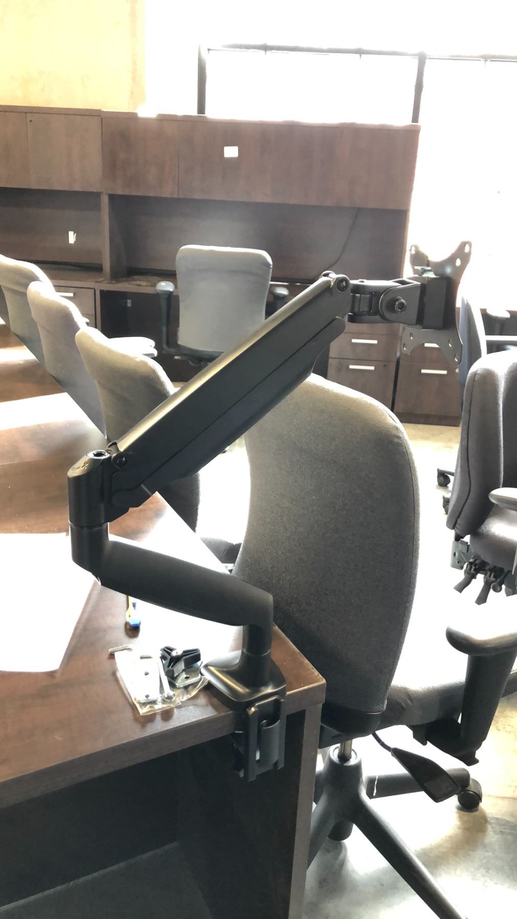 JARVIS SINGLE MONITOR STAND - Able Auctions