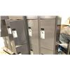 Image 2 : BANK OF 21 COMPARTMENT LOCKERS