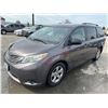Image 1 : 2015 Toyota Sienna