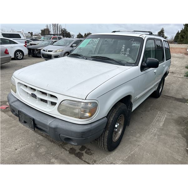2000 Ford Explorer