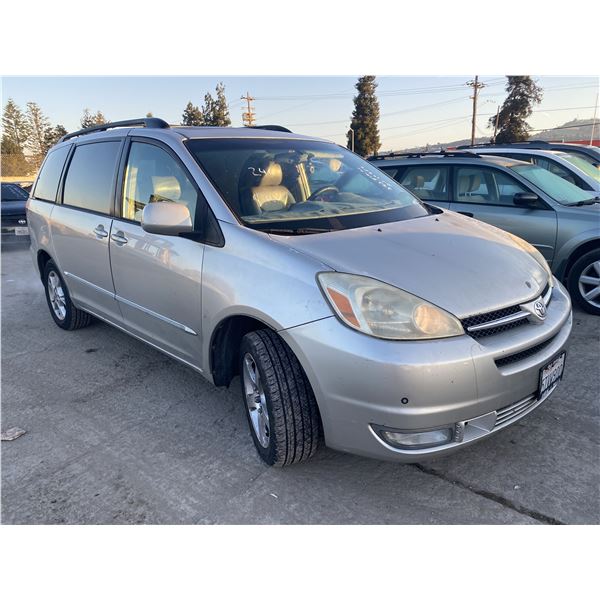 2004 Toyota Sienna