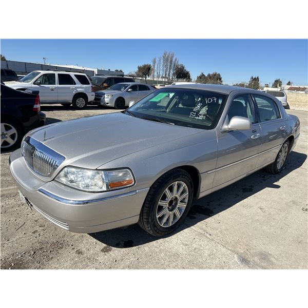 2006 Lincoln Town Car