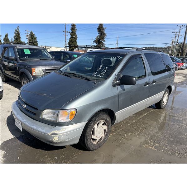 2000 Toyota Sienna