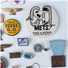 Image 3 : 32pc Vintage Collectible Pins and Buttons