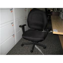 Black  Mid-back  Multi -leaver  Task Chair