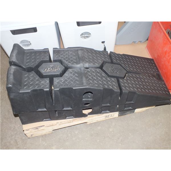 2 Plastic Car Ramps