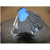 Image 1 : 12 Pairs Of Size XL Of North Flex Cold Grip Gloves