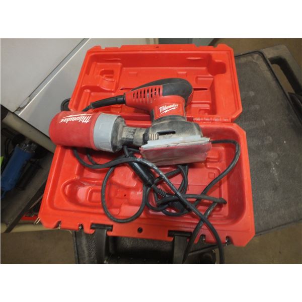 Milwaukee Sander w/ Case