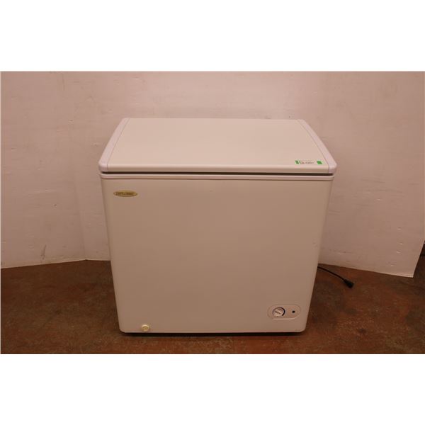 * Diplomat Freezer - 33" x 22" x 32" - Powers On