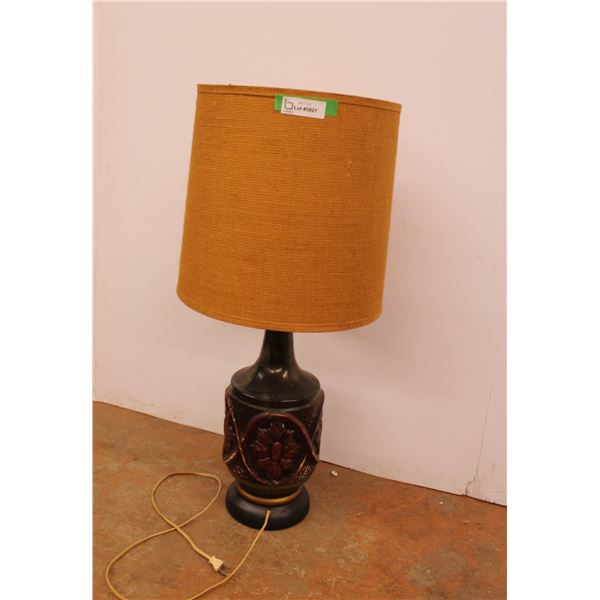 * End Table Lamp - Powers On - 33" Tall