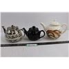 Image 1 : (3) Ceramic Teapots