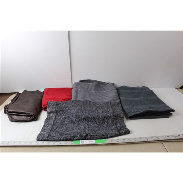 (4) Pieces of Fabric, Le Château Skirt- XXS