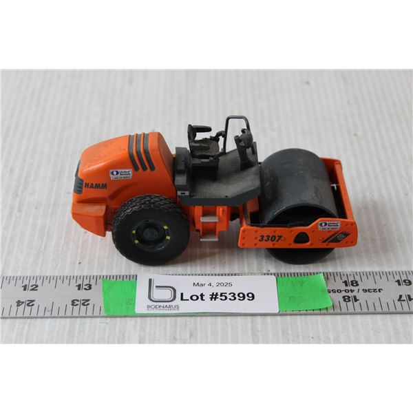 Hamm Model Road Packer 5.25" Long