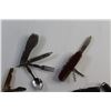 Image 6 : (5) Folding Knives and Multi Tools