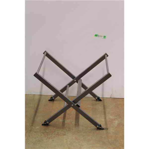 Metal Stand 32'' x 21''