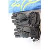 Image 3 : Summit Trail Running Bag, Auclair Winter Gloves and Bathroom Towel