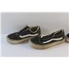 Image 5 : (2) Pairs of Vans Sneakers - Size W6