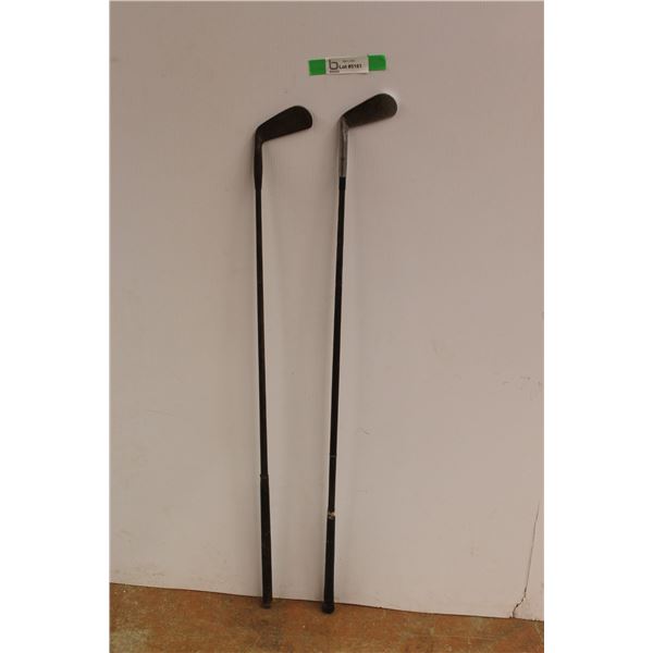 (2) Vintage Golf Clubs 41'' Cannot Be Shipped