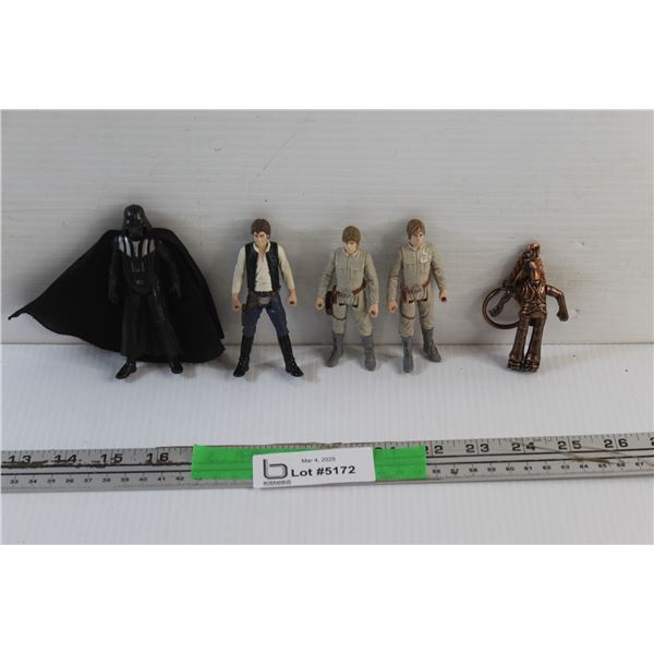 (4) Star Wars Figurines and Key Chain