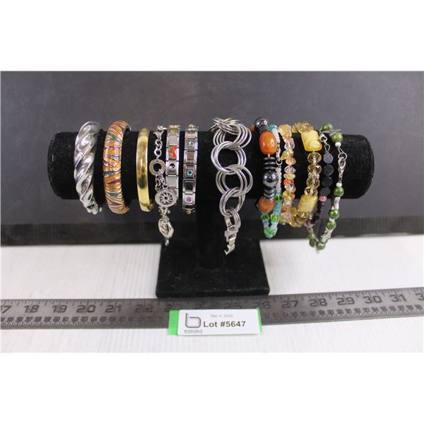 (13) Charm Bracelets with Velvet Display